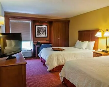 Hampton Inn Louisville Airport Fair/Expo Center 3*,